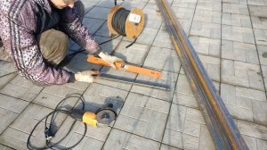 Верстак с выкатным столиком и выдвижными полками в гараж своими руками