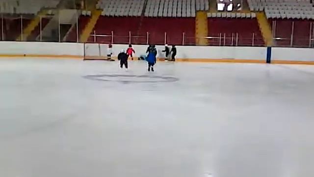 Между нами тает лЁд....)))))))) смотреть онлайн