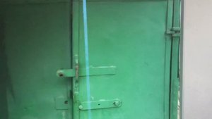 Нестандартное решение гаража на даче