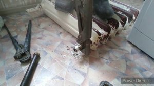 #сгонвбатарее Как выкрутить старый, ржавый сгон.