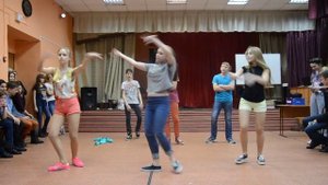 Новогодняя дискотека 2015 в лицее №104. Танец 9А