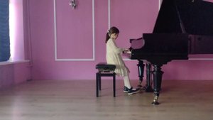 Анна Мартиросян исполняет Бурре из Французской Увертюры И.С.Баха