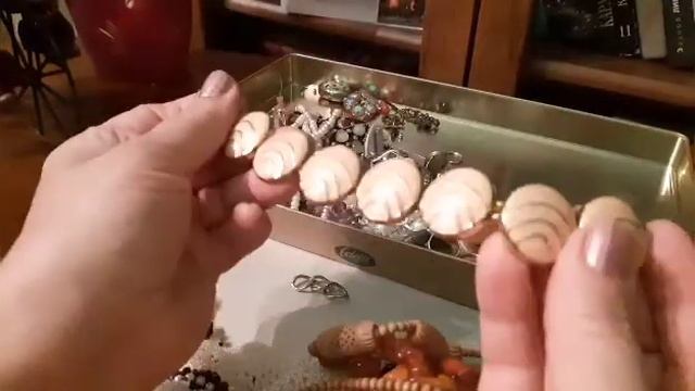 ВИНТАДНАЯ БИЖУТЕРИЯ РОДОМ ИЗ СССР #винтажные статуетки#винтажное стекло#винтажная бижутерия #