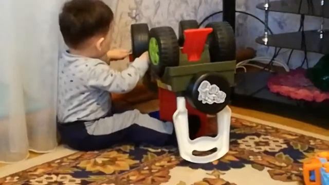 Алихану год и 10 месяцев (только начинаю замечать аутичное поведение) смотреть онлайн