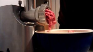 Kenwood MG700 ,botten aan het malen :) (BARF)