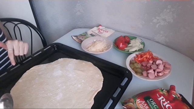 Пицца, тесто на кефире. Домашняя пицца