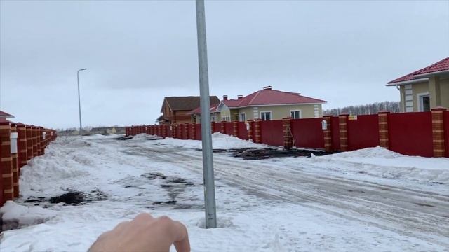 ВЛОГ , ПРОГУЛКА ПО КОТТЕДЖНОМУ ПОСЕЛКУ ХОРОШЕЕВО , КУРИЦА В ДУХОВКЕ смотреть онлайн