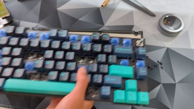 I turned the Keychron V1 into a PREMIUM keyboard