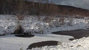 Купить дом в Карелии в деревне у озера. Недорогой дом у воды со своим прудом.