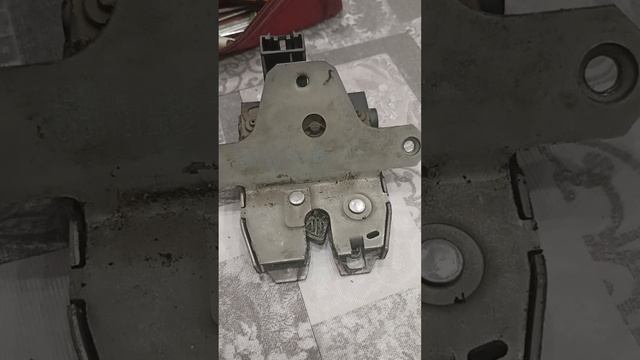 КАК открыть заклинивший замок Форд Мондео 4 из багажника смотреть онлайн