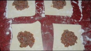 Как испечь пирожки в духовке. Пирожки с мясом и слоеного теста.