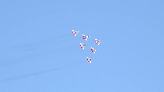 Стрижи пилотажная группа тренировочные полеты Чебоксары 550 22 08 2019 2