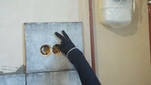 Как точно разметить и высверлить отверстие под розетки. смотреть онлайн