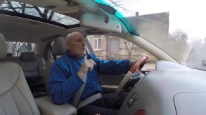 За штурвалом Lexus LS 430.