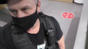 ОХРАНА ТЦ АТРИУМ НЕ СЛЫШАЛА О КОНСТИТУЦИИ / ПАРАШНИКИ ЗАПРЕЩАЮТ СНИМАТЬ / СКОРАЯ ПОМОЩЬ В РОСИИИ