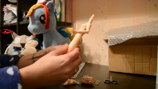 Распоковка и обзор кукольного тела. Первый видосик!!!!٩۶ Открываем посылочку с алиэкспресс