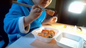 Суши lait. Кушаю роллы / Мукбанг / Роллы за 319 рублей