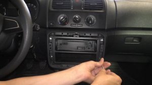 How to remove radio Skoda Fabia MK2