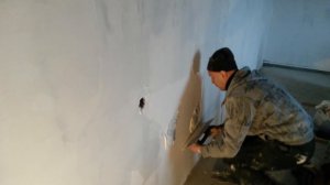 шпаклёвка швейцарской гладилкой