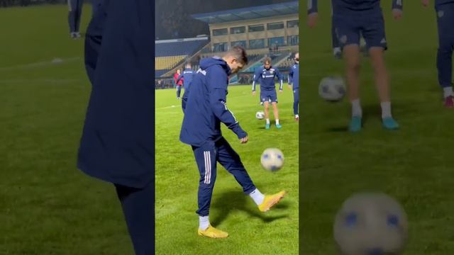 Легендарная разминка от Захаряна ??⚽️