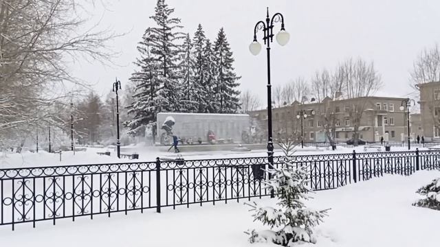 С этого должен начинаться Новый год в каждом городе нашей прекрасной Родины!03.01.2023 смотреть онлайн