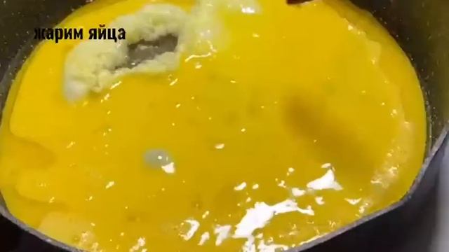 китайская еда: яичница с помидорами ,西红柿炒蛋