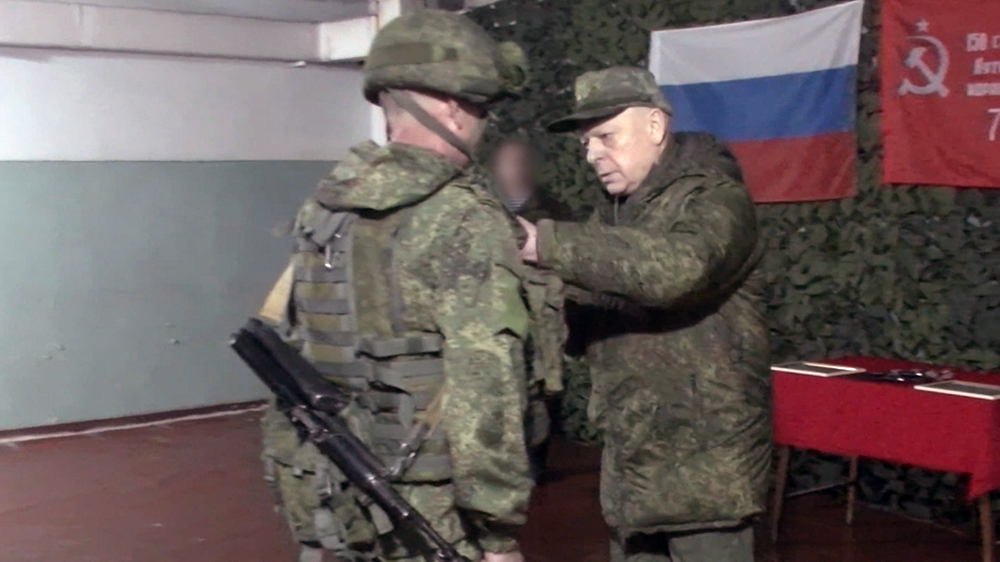 Российских десантников наградили на передовой / События на ТВЦ