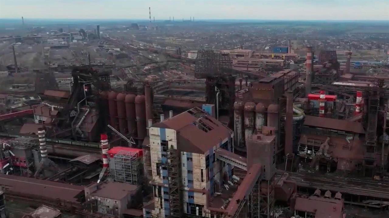 В Мариуполе возобновил работу металлургический комбинат имени Ильича