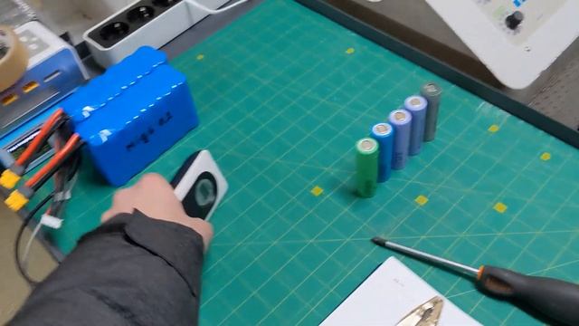 Тестування різних 21700 струмом 15А смотреть онлайн