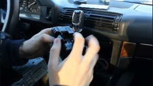 Как снять бортовой компьютер BMW E34.