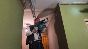 Удобный инструмент для установки натяжного потолка, чтобы было чисто и безопасно