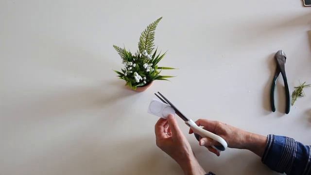 How to Make a Spring Bunny Planter смотреть онлайн