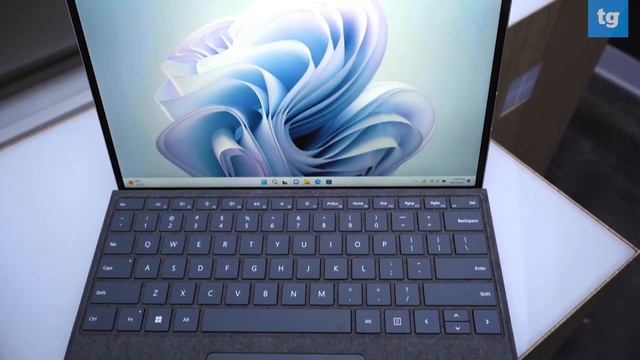 First Look! Microsoft Surface Pro 9 and Surface Studio 2+ смотреть онлайн