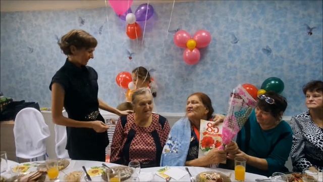 Копия видео "ДЕНЬ РОЖДЕНИЕ БАБУШКИ 21.10.2017." смотреть онлайн