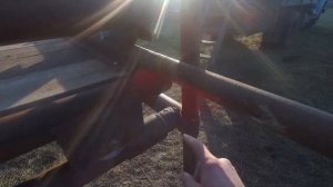 Выдвижная платформа для пчёл, а как Вам такая конструкция?