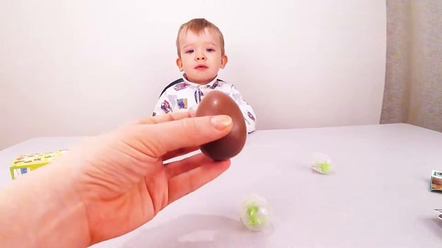 Шоколадные яйца-сюрпризы Поезд Динозавров и киндер сюрпризы Animal Planet\ смотреть онлайн