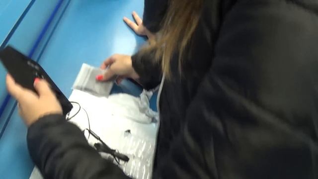 Распаковка наушников Awei ES 900M (Super Bass) смотреть онлайн