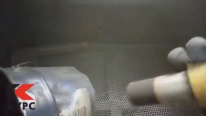 Пескоструйная камера в работе Дробеструйная камера