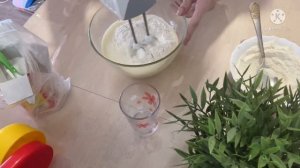Быстрый пирог с ягодами на кефире