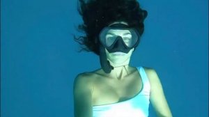 How Different Hair Types React Underwater