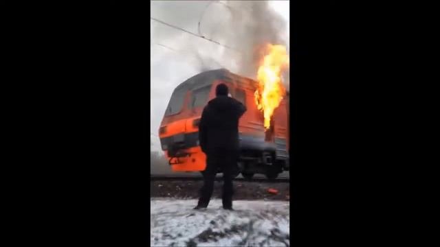 Электричка загорелась Москва