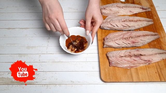 Скумбрія запечена в духовці. Простий рецепт смачної риби.