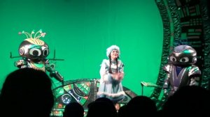 Данюха в театре кукол ч 1./ ДЕД МОРОЗ, Снегурочка, РОБОТЫ /Детский ТВ канал/