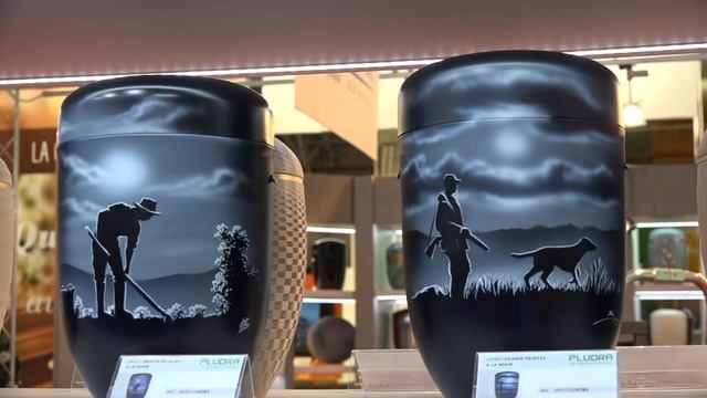 Урны для праха  на выставке Funeraire Paris - 2017 в Париже