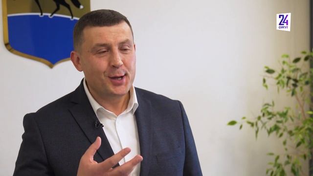 Менять изнутри. Чиновник из мэрии покинул пост, чтобы разобраться с проблемами сургутских автобусов смотреть онлайн