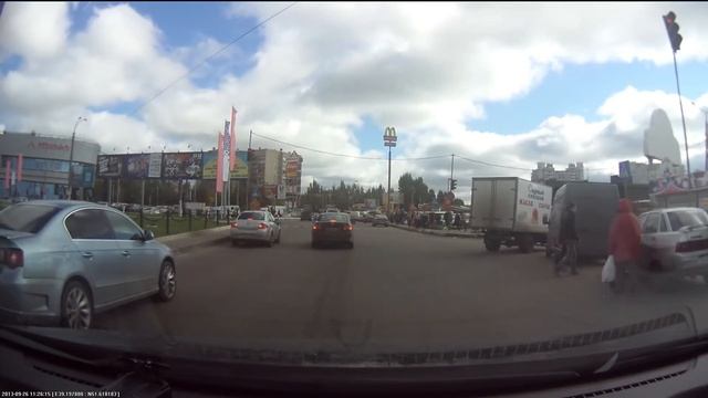 газель едет на красный свет у югозап рынка смотреть онлайн