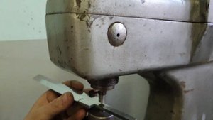 Контрольный замер твердости на клинках из стали S390, кованной Х12МФ и 95х18, от Мастерской Семина