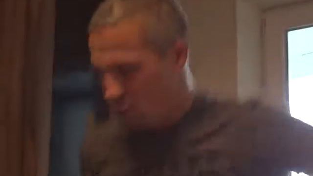 ЧУВАКА КОЛБАСИТ смотреть онлайн