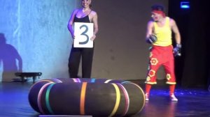 бокс болон клоун чудик