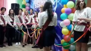 Букет роз любимому учителю.